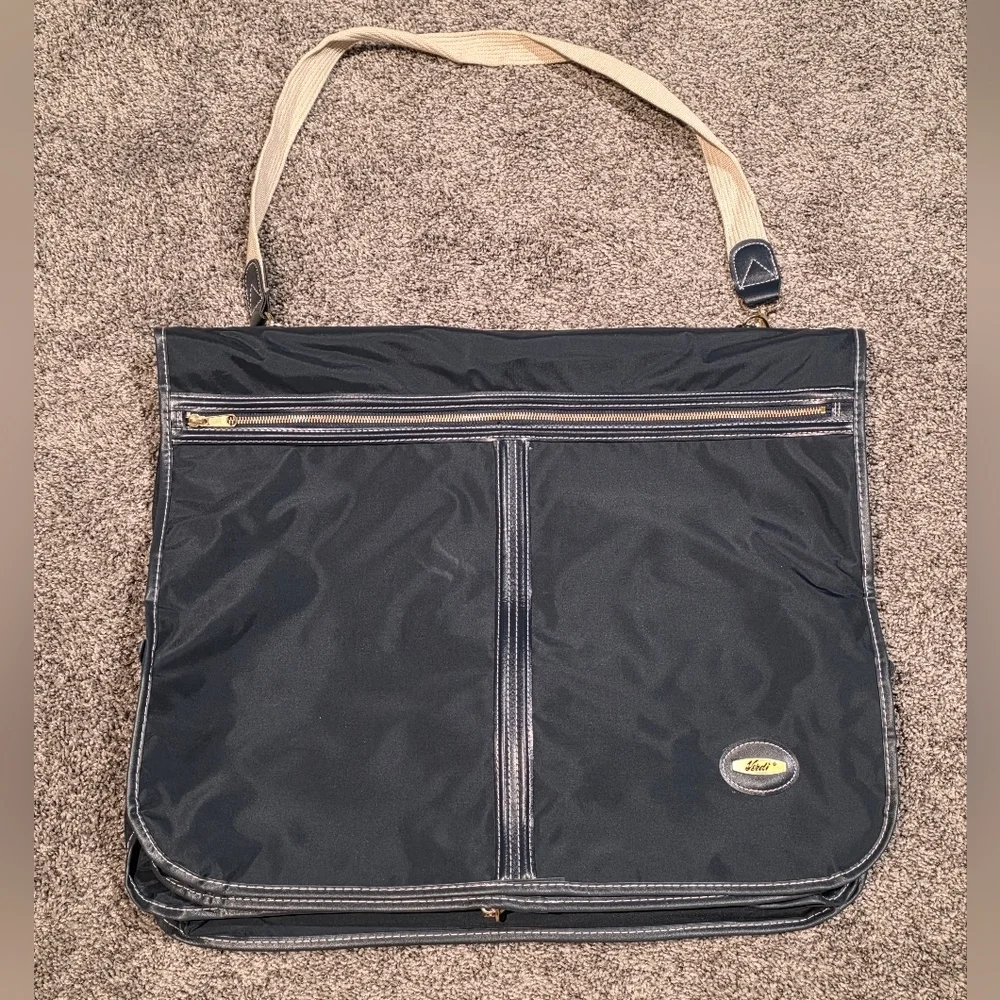Vintage Verdi Garment Luggage-Over The Shoulder- Softshell